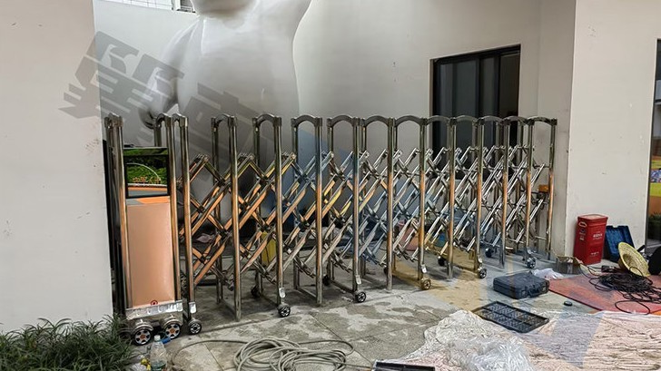 深圳龙岗幼儿园电动门案例